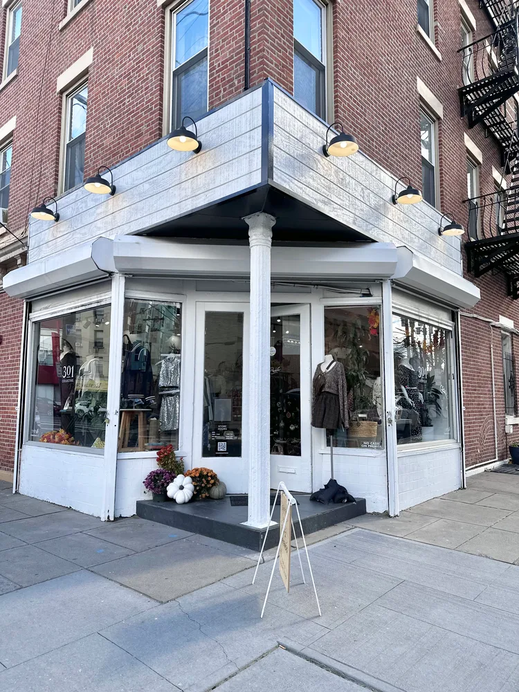 301 Collective business photo