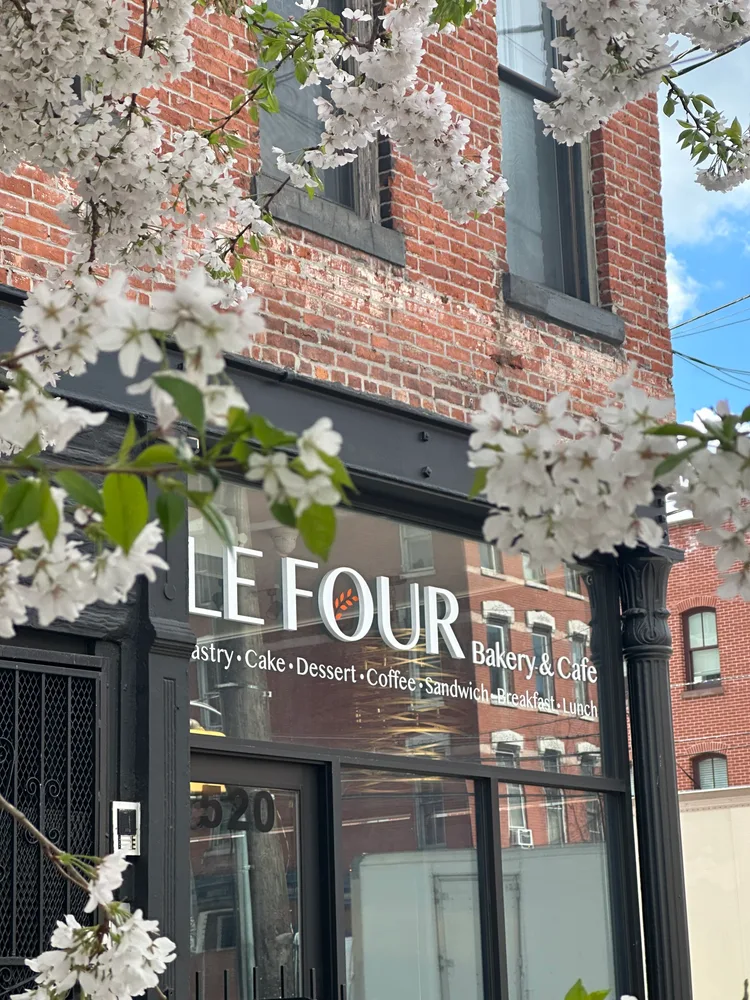 Le Four Bakery & Cafe business photo